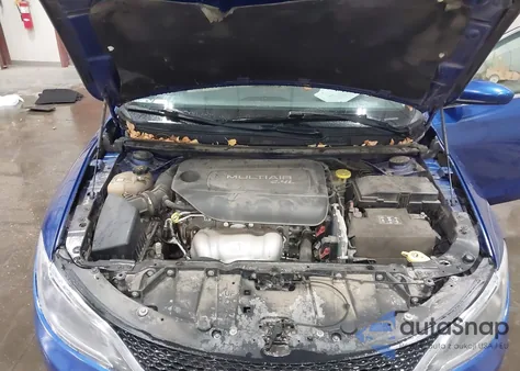 2015 Chrysler 200 Limited z USA, uszkodzony, nr VIN 1C3CCCAB8FN713377